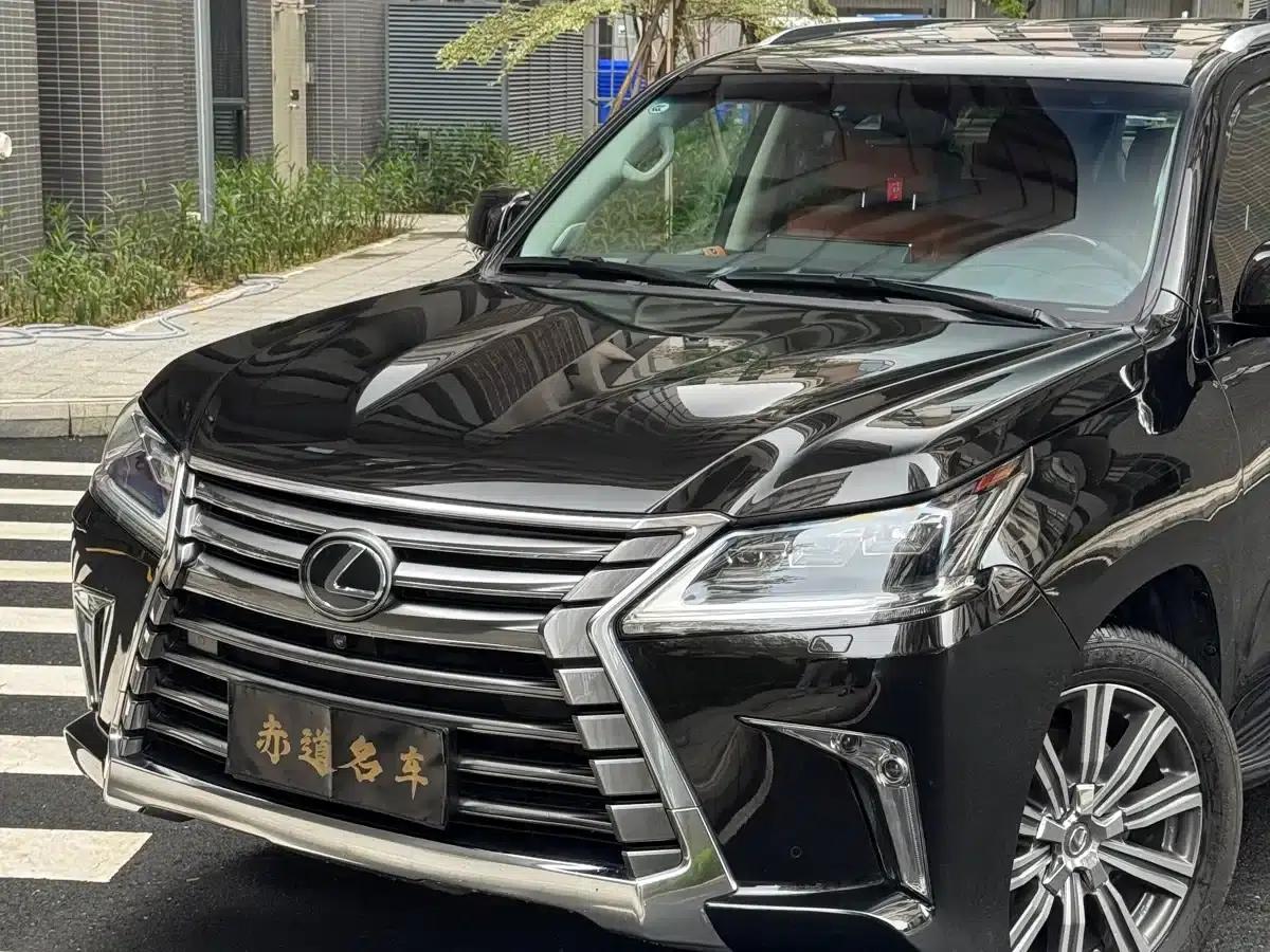 2016 Lexus LX 570 Premium Luxury Edition — миниатюра 6