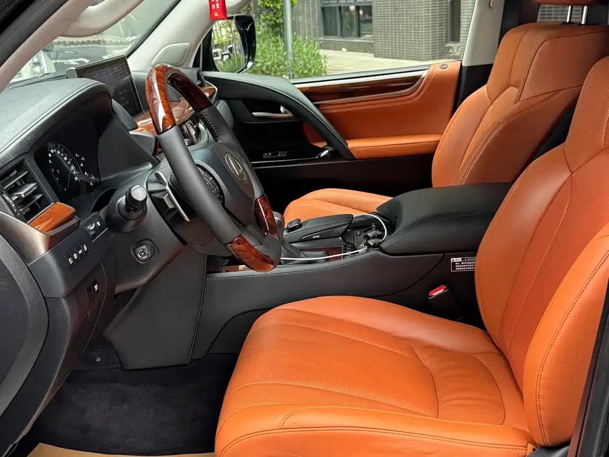 2016 Lexus LX 570 Premium Luxury Edition — миниатюра 9