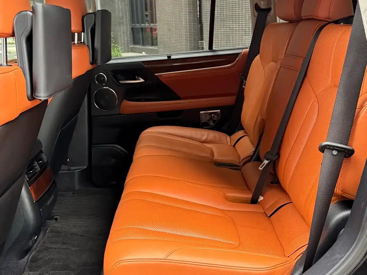 2016 Lexus LX 570 Premium Luxury Edition — миниатюра 10