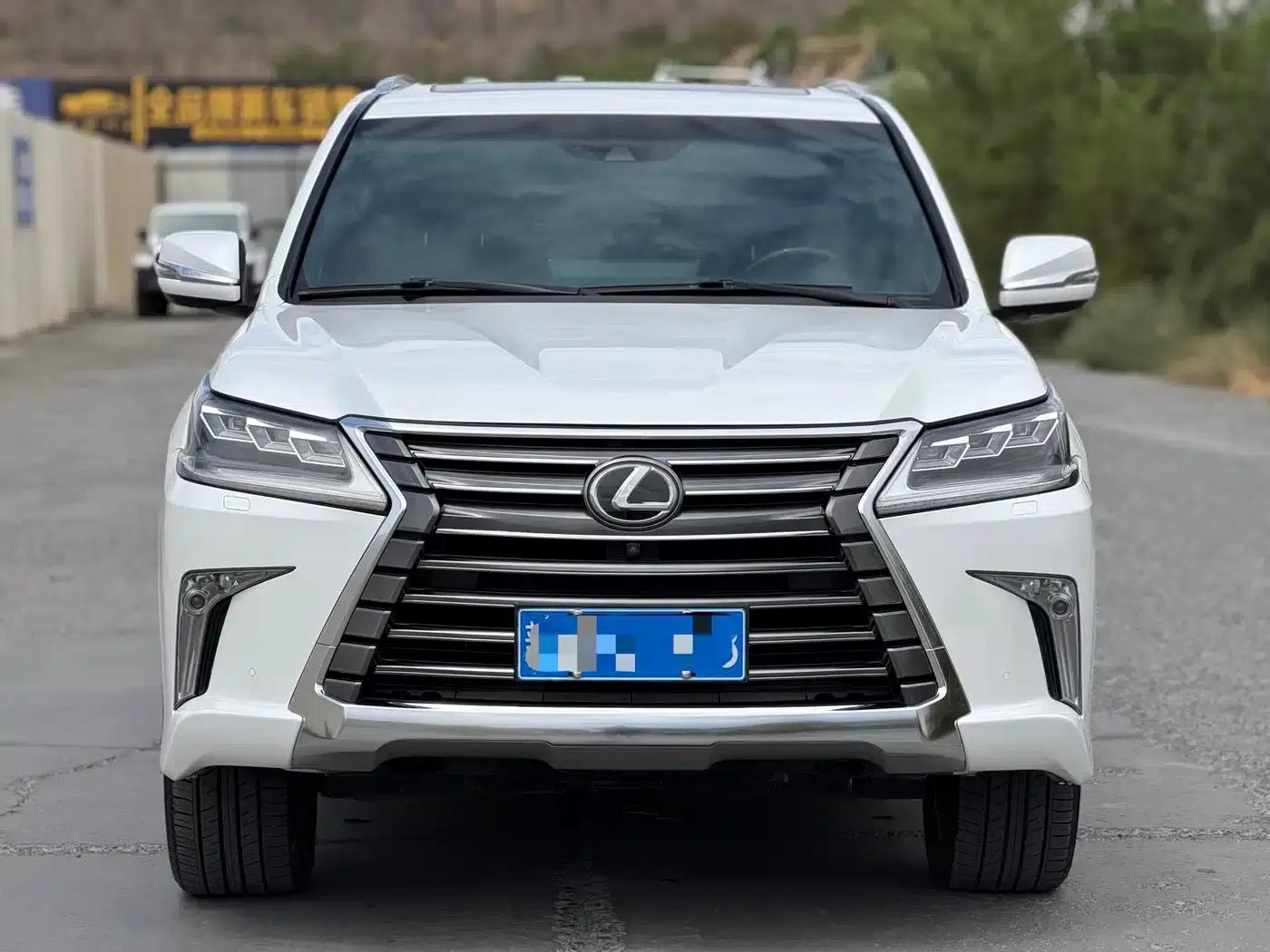Lexus LX 2019 570 Platinum Middle East Edition — миниатюра 2