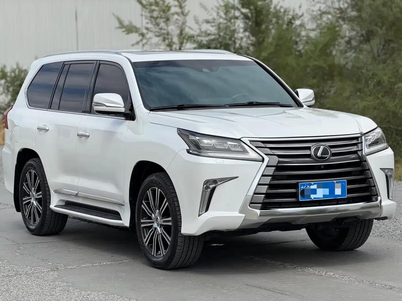 Lexus LX 2019 570 Platinum Middle East Edition — миниатюра 3