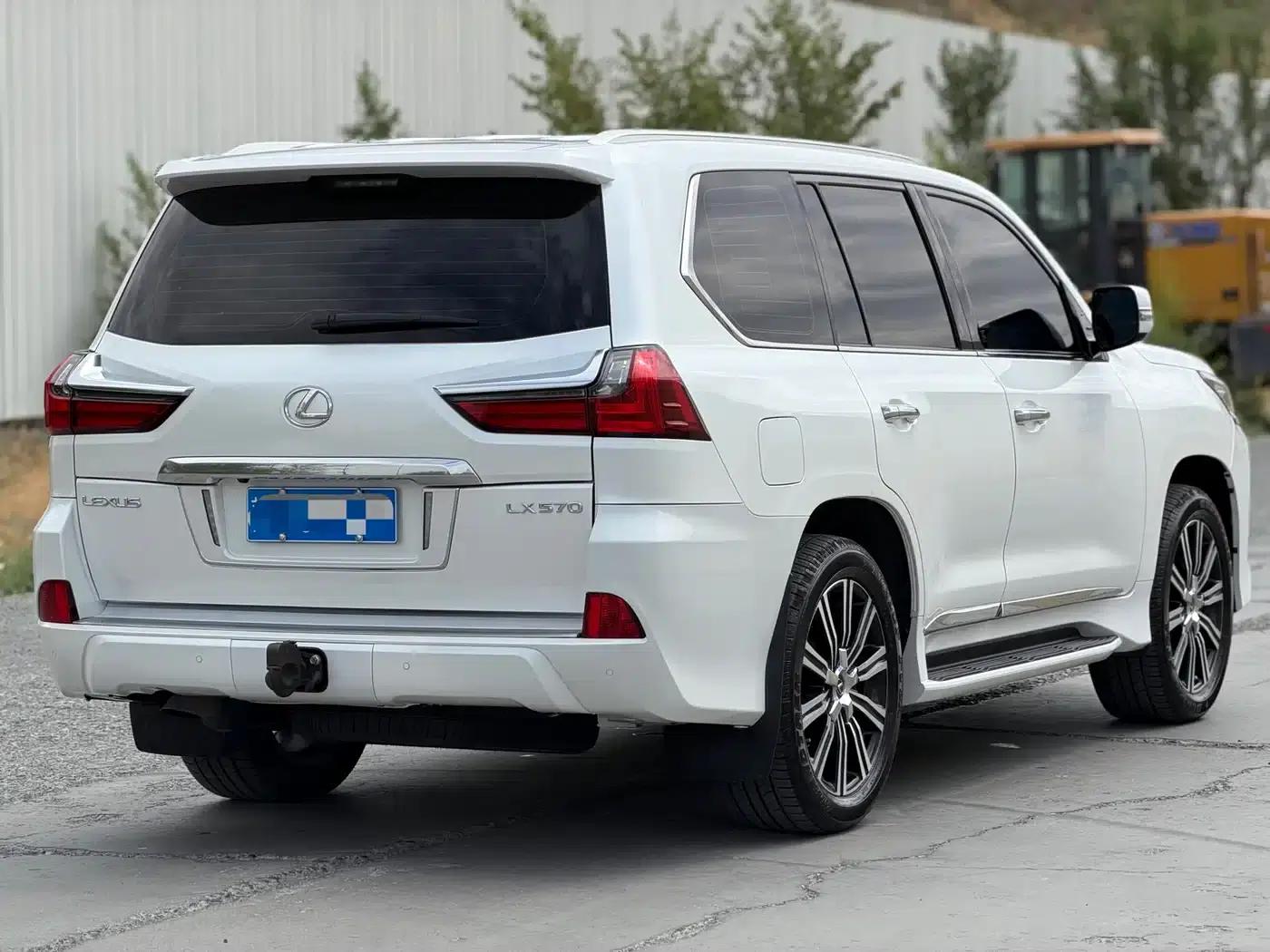 Lexus LX 2019 570 Platinum Middle East Edition — миниатюра 7