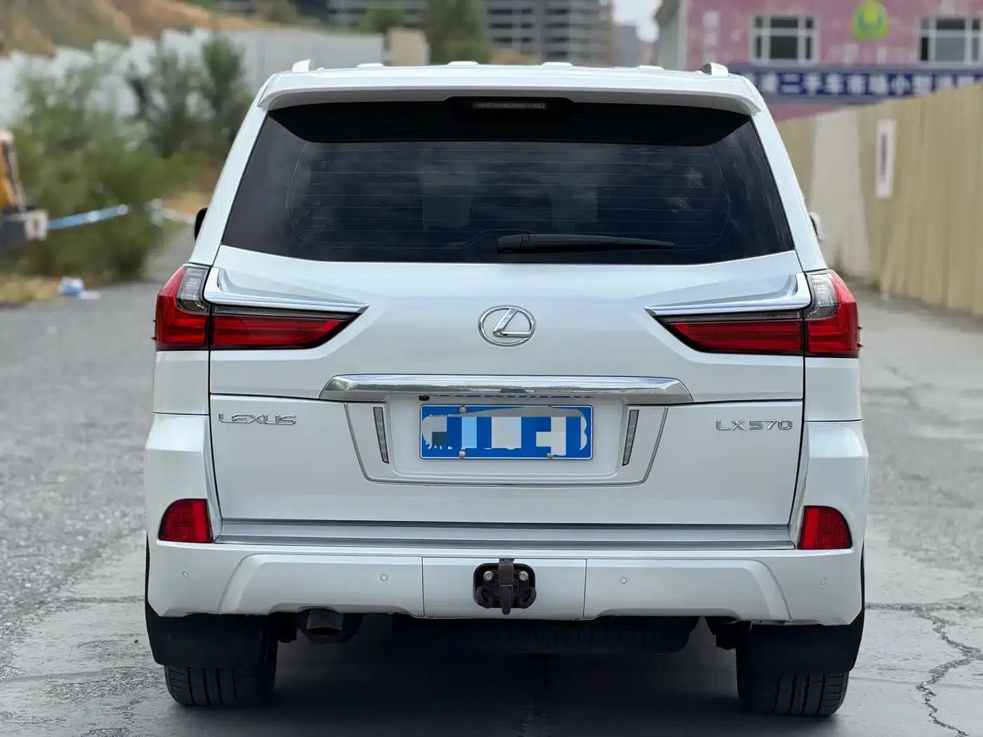 Lexus LX 2019 570 Platinum Middle East Edition — миниатюра 8
