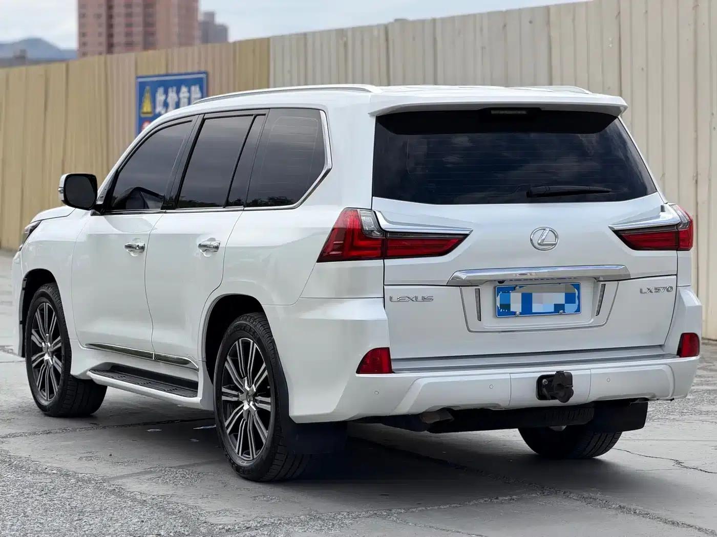 Lexus LX 2019 570 Platinum Middle East Edition — миниатюра 9