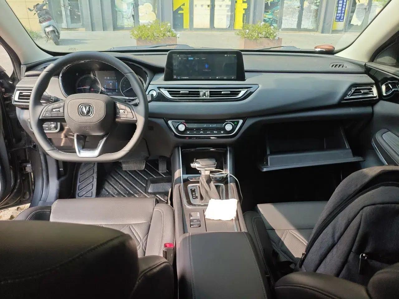 CHANGAN Ruicheng CC 2022 Blue Whale Edition 1.5T DCT Luxury Model — миниатюра 9