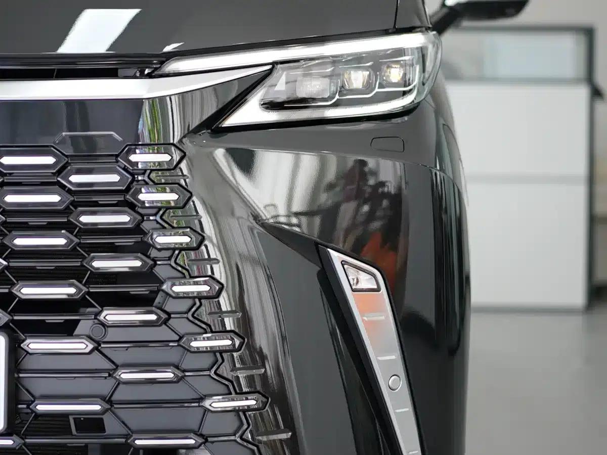 Lexus LM 2025 500h Six-Seat Premium Edition — миниатюра 2