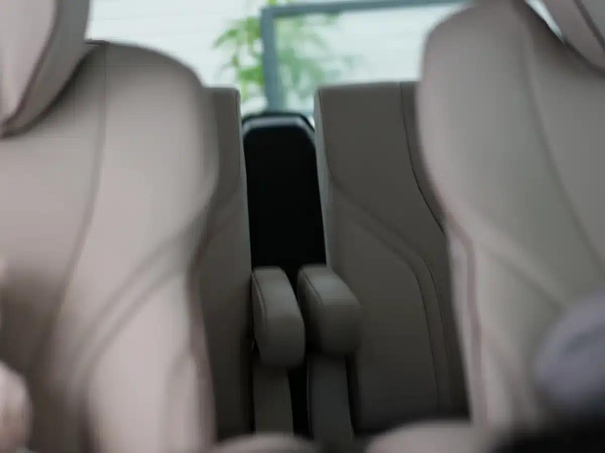 Lexus LM 2025 500h Six-Seat Premium Edition — миниатюра 11