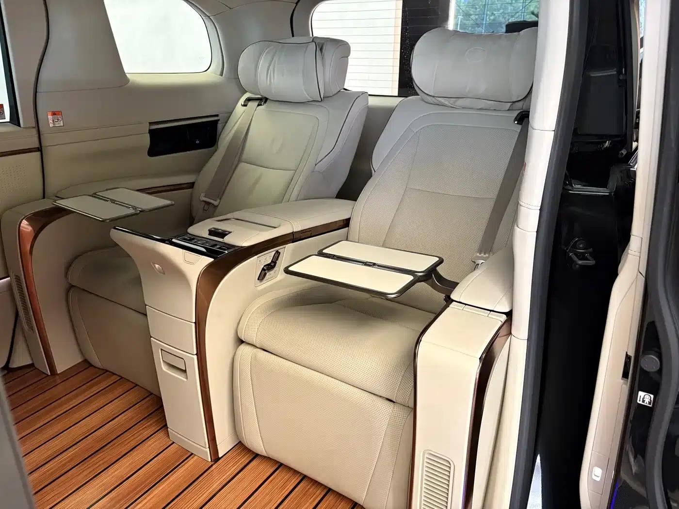Lexus LM 500h 2025 Four-Seat Executive Edition — миниатюра 16