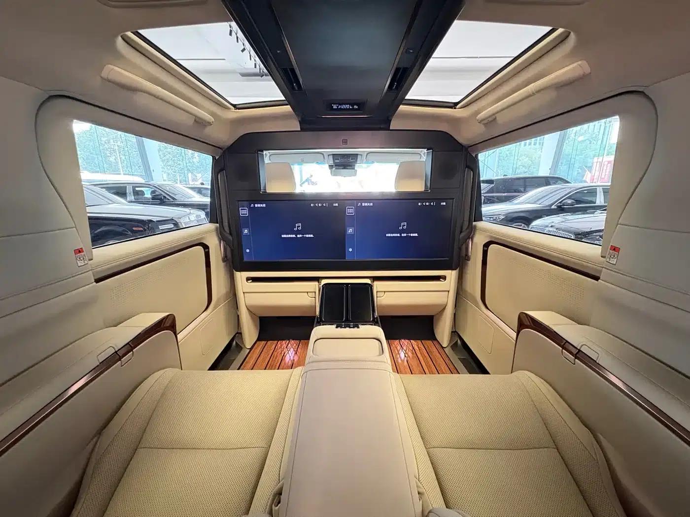 Lexus LM 500h 2025 Four-Seat Executive Edition — миниатюра 21