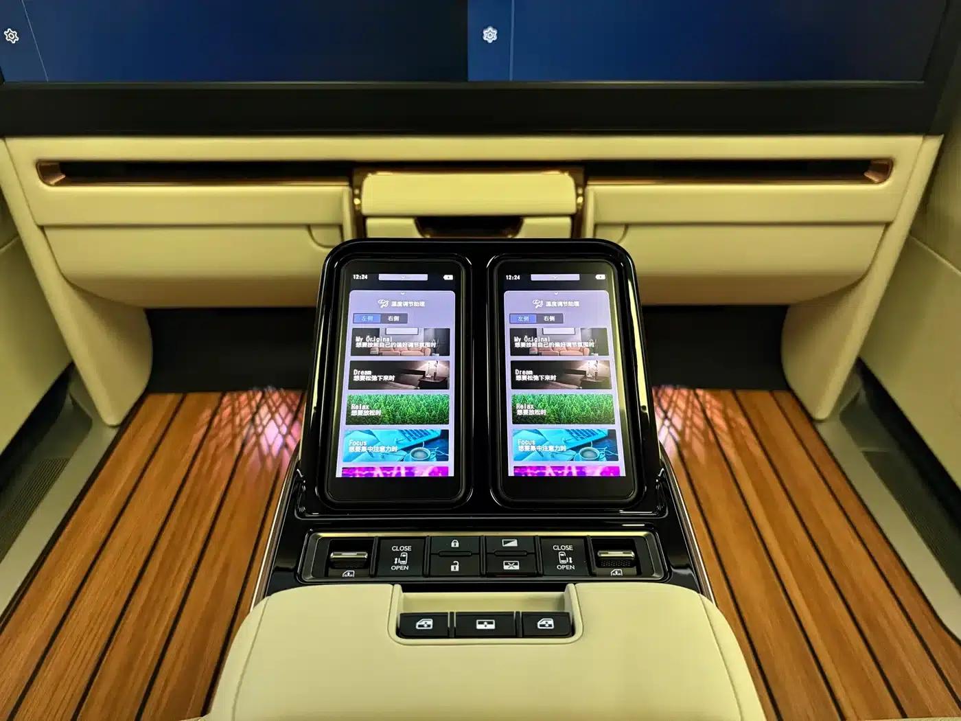 Lexus LM 500h 2025 Four-Seat Executive Edition — миниатюра 24
