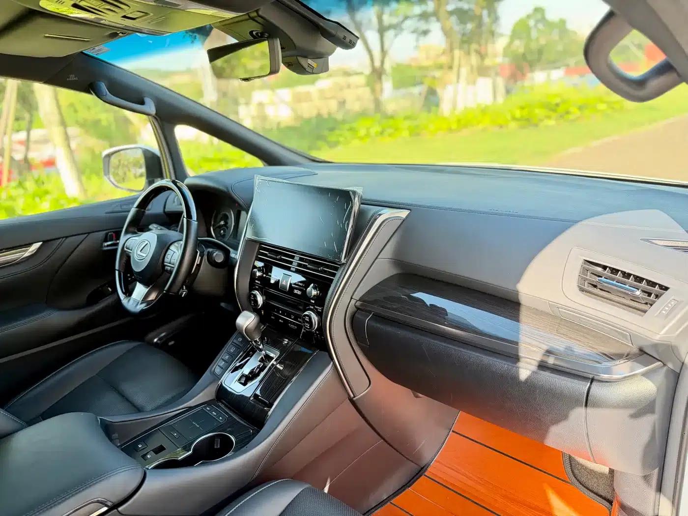 Lexus LM 2020 300h Four-Seat Executive Edition — миниатюра 7