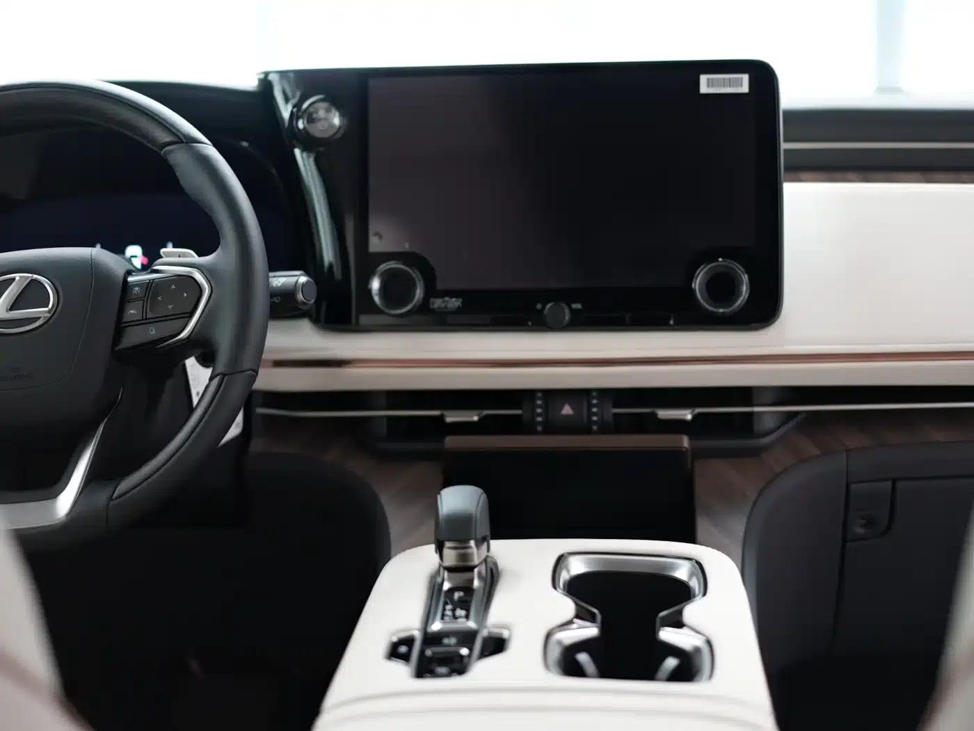 Lexus LM 2025 500h Six-Seat Premium Edition — миниатюра 12