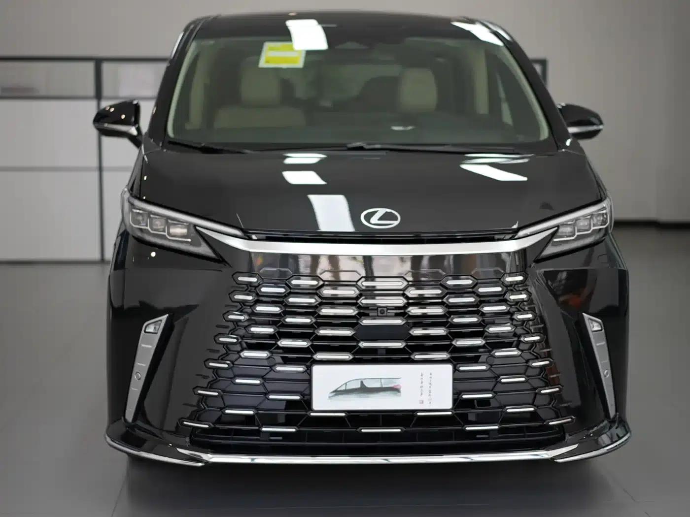 Lexus LM 2025 500h Six-Seat Premium Edition — миниатюра 5