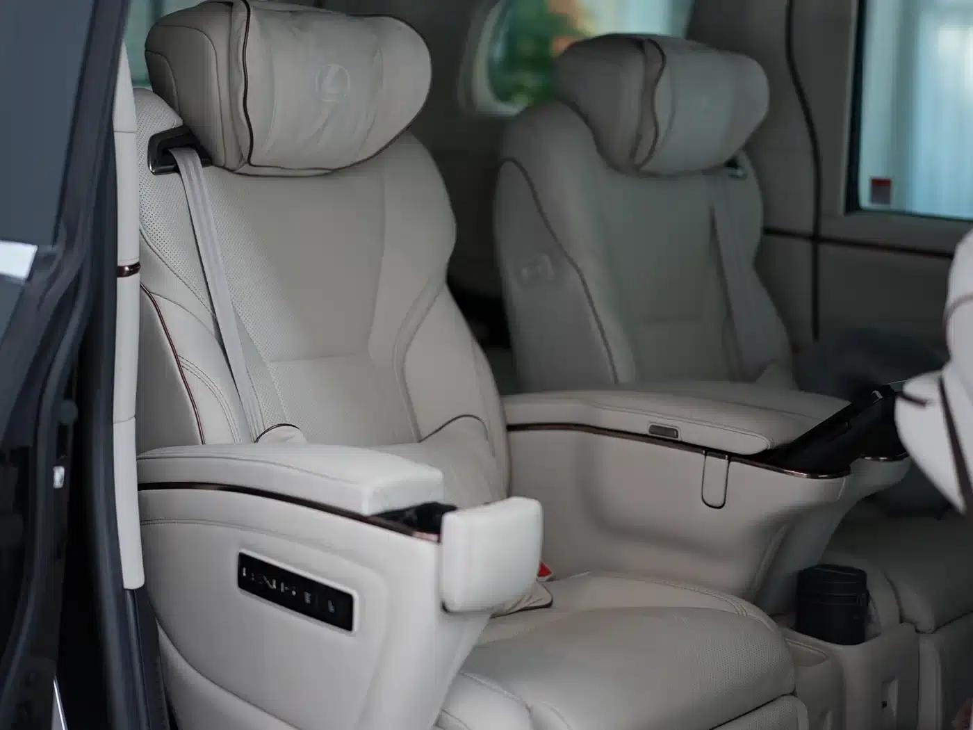 Lexus LM 2025 500h Six-Seat Premium Edition — миниатюра 8