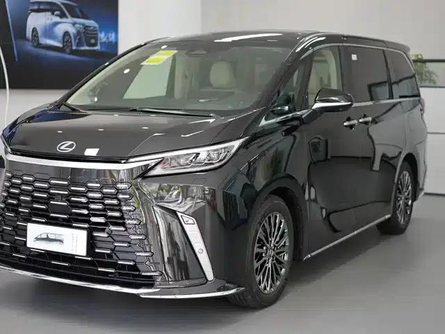 Lexus LM 2025 500h Six-Seat Premium Edition