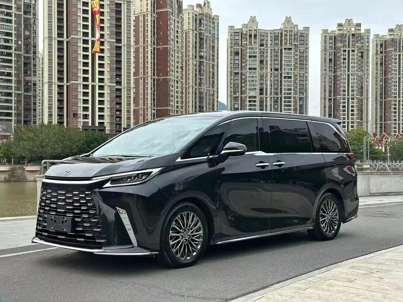 Lexus LM 2023 350h 7-Seat Elegant Edition — миниатюра 1