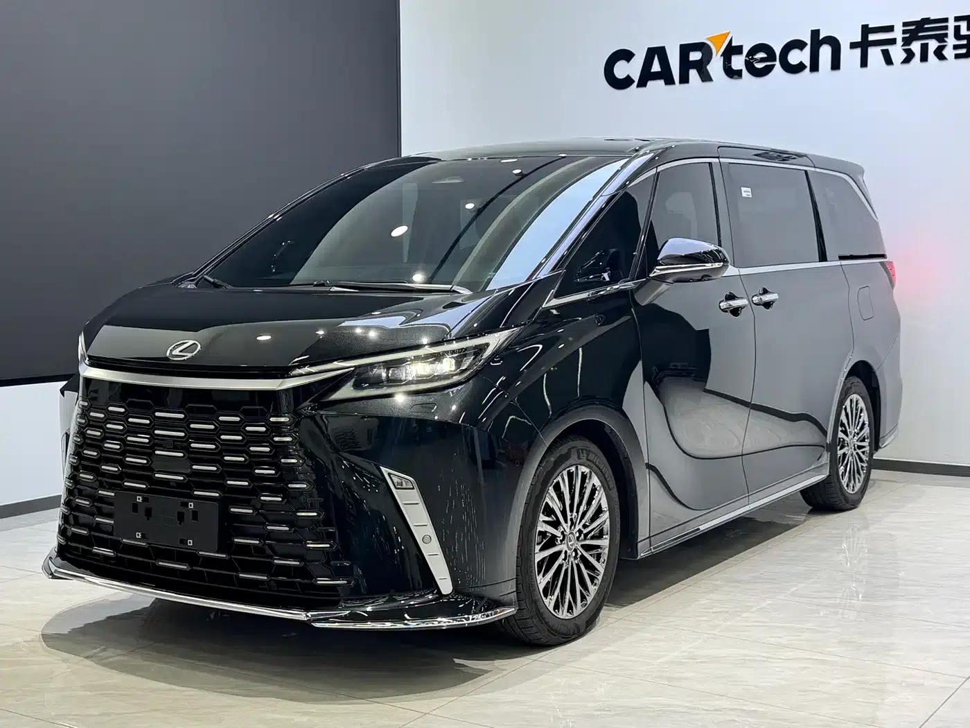 Lexus LM 2025 500h Six-Seat Premium Edition — миниатюра 1