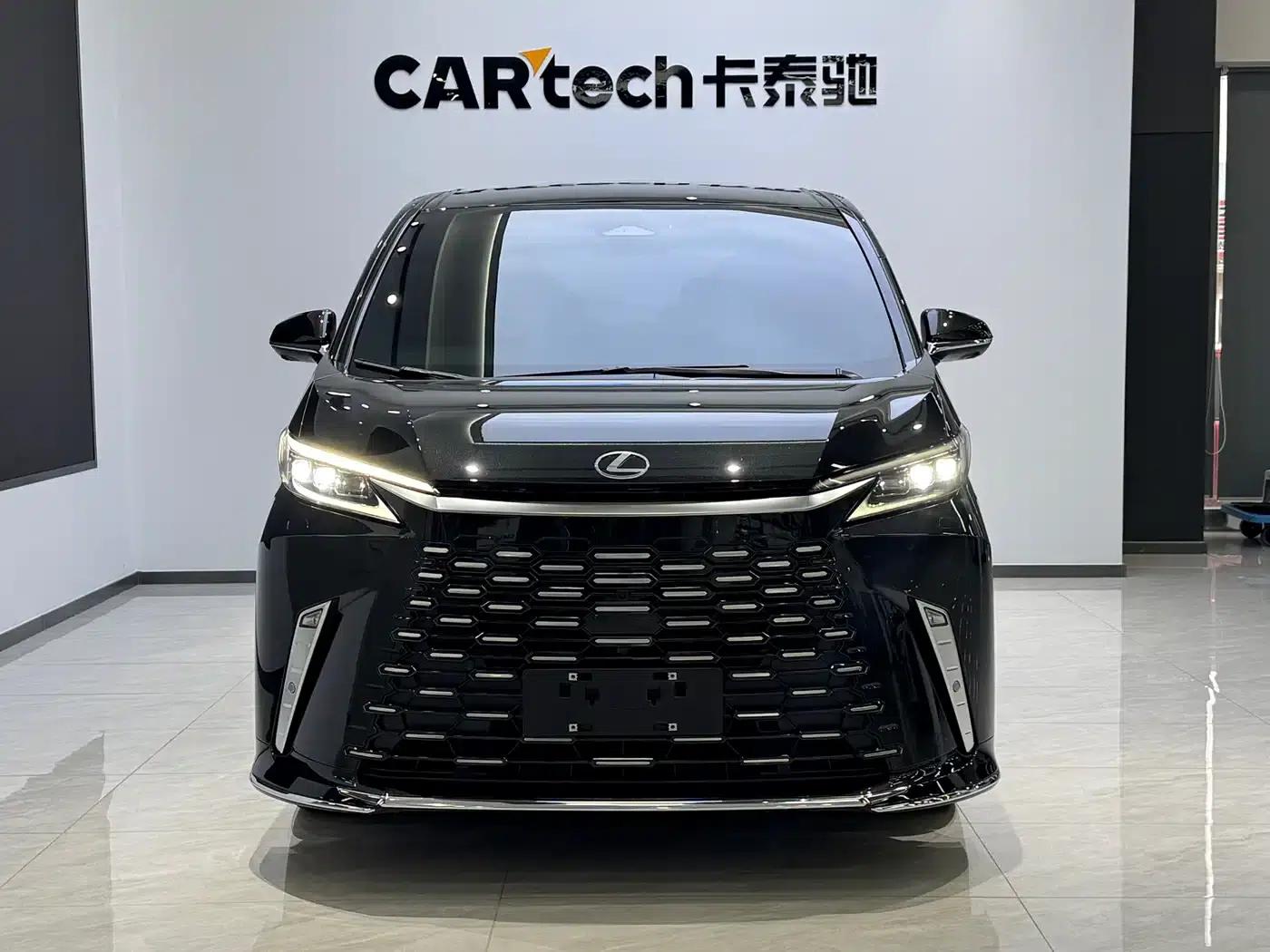 Lexus LM 2025 500h Six-Seat Premium Edition — миниатюра 2