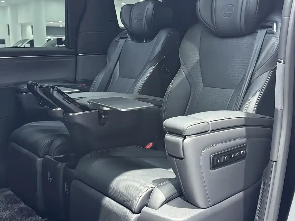 Lexus LM 2025 500h Six-Seat Premium Edition — миниатюра 13