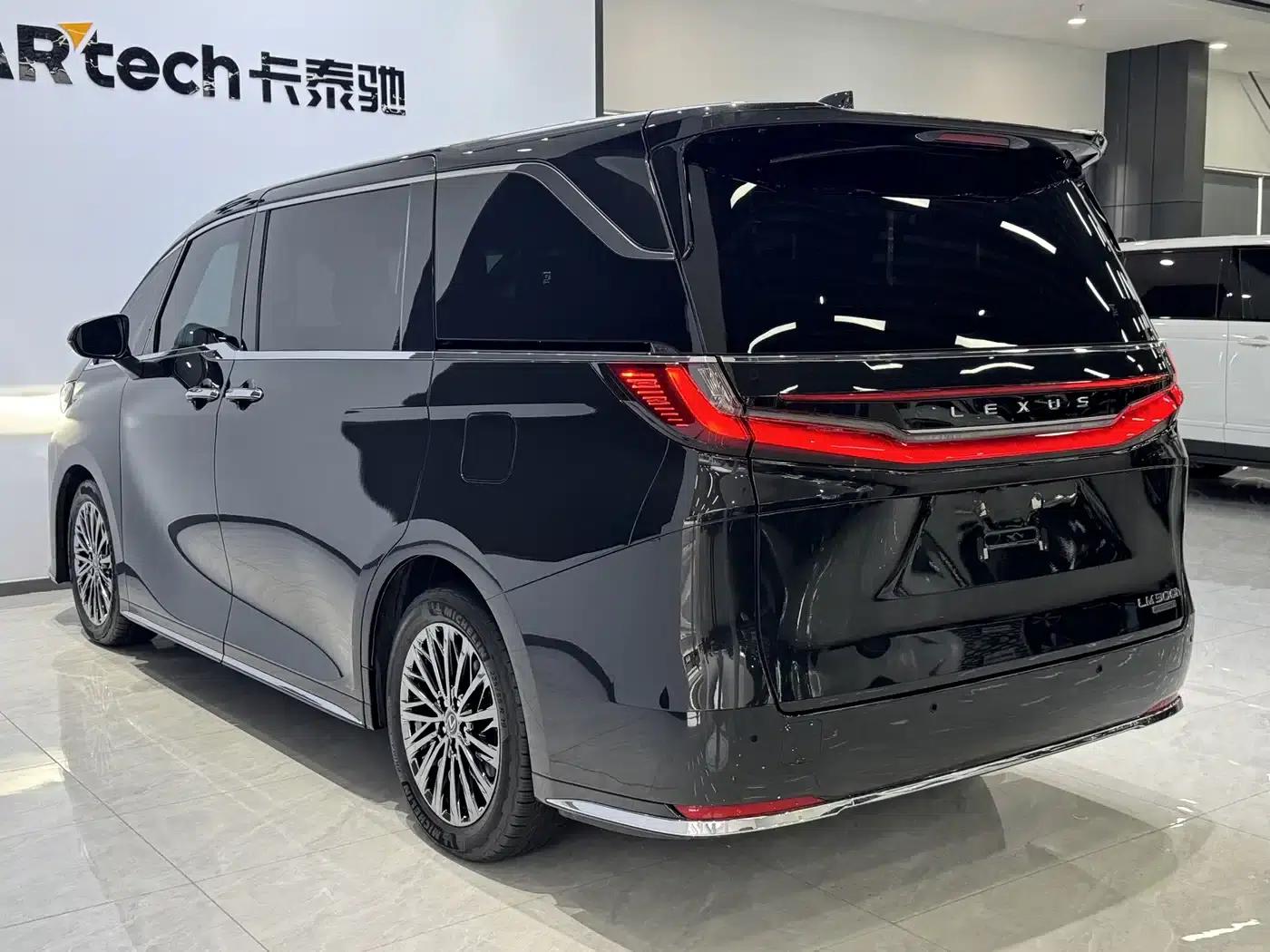 Lexus LM 2025 500h Six-Seat Premium Edition — миниатюра 7