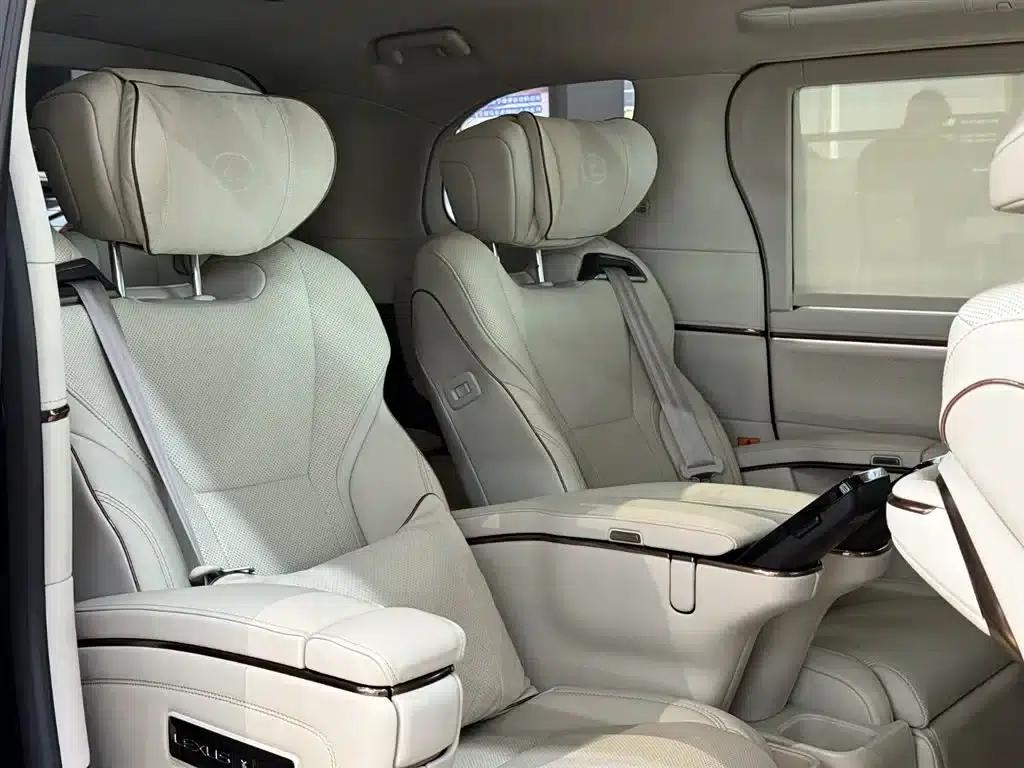 Lexus LM 2025 500h Six-Seat Premium Edition — миниатюра 12