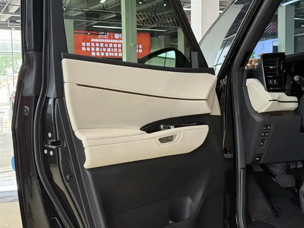 Lexus LM 2025 500h Six-Seat Premium Edition — миниатюра 21