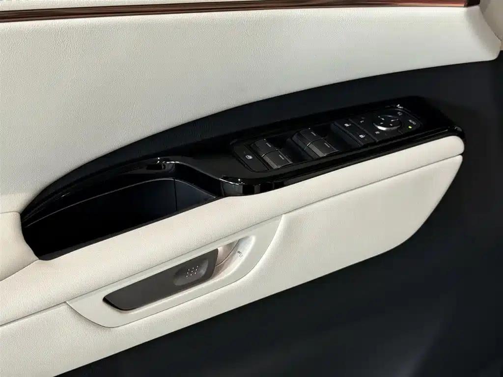 Lexus LM 2025 500h Six-Seat Premium Edition — миниатюра 23