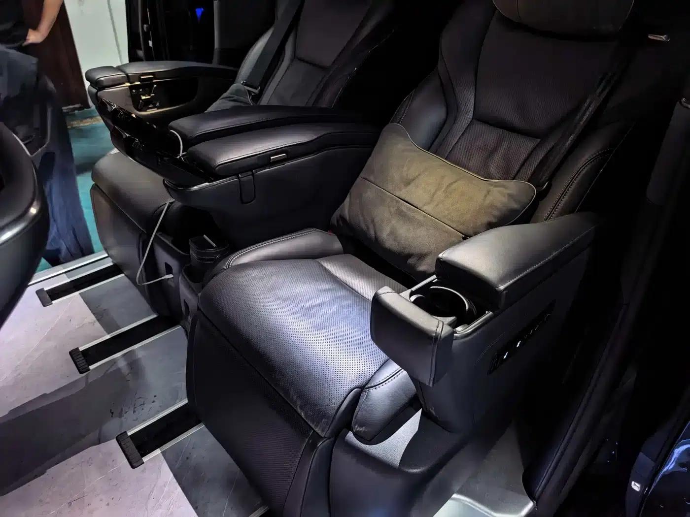 Lexus LM 2023 350h 7-Seat Elegant Edition — миниатюра 6