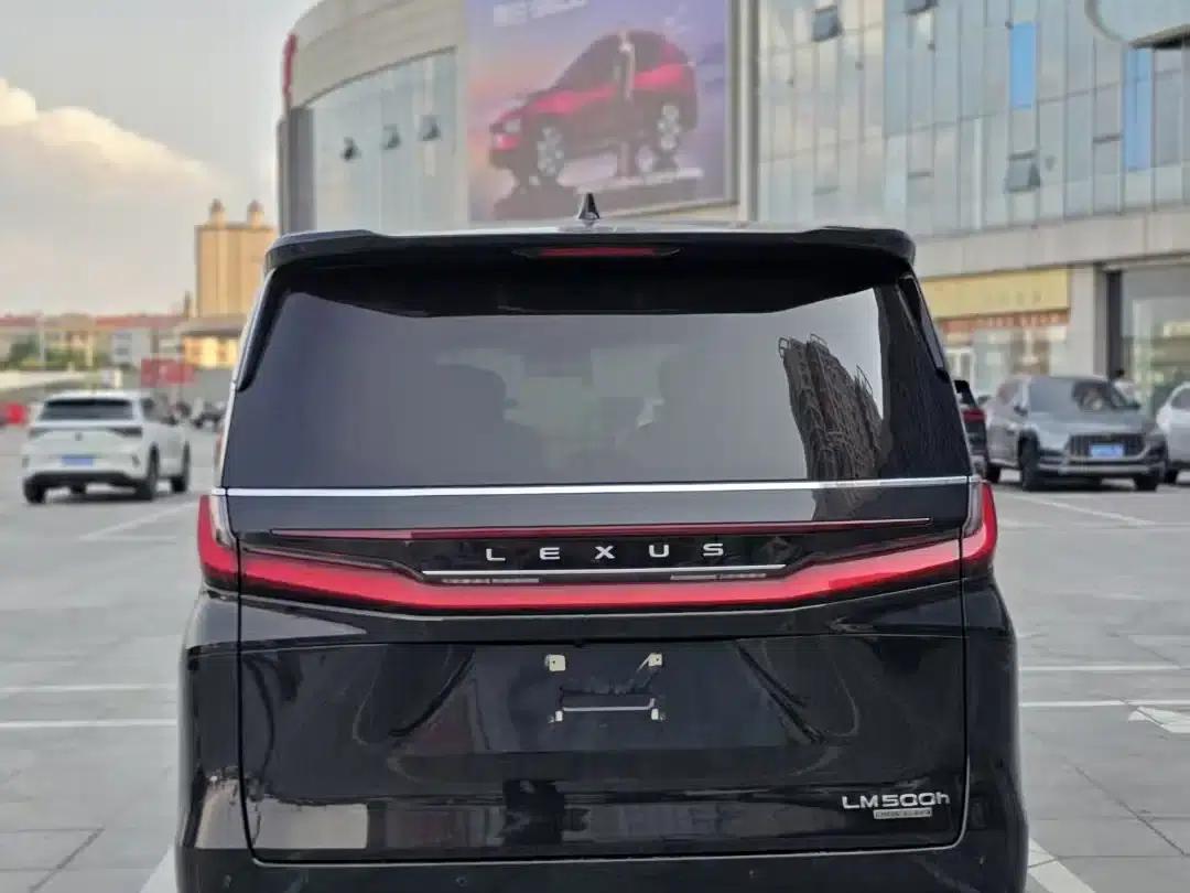 Lexus LM 2025 500h Six-Seat Premium Edition — миниатюра 5