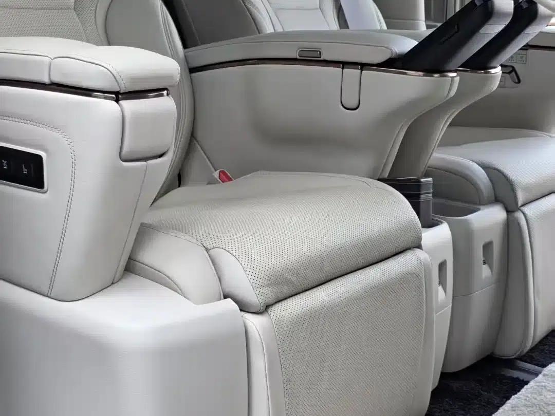 Lexus LM 2025 500h Six-Seat Premium Edition — миниатюра 8