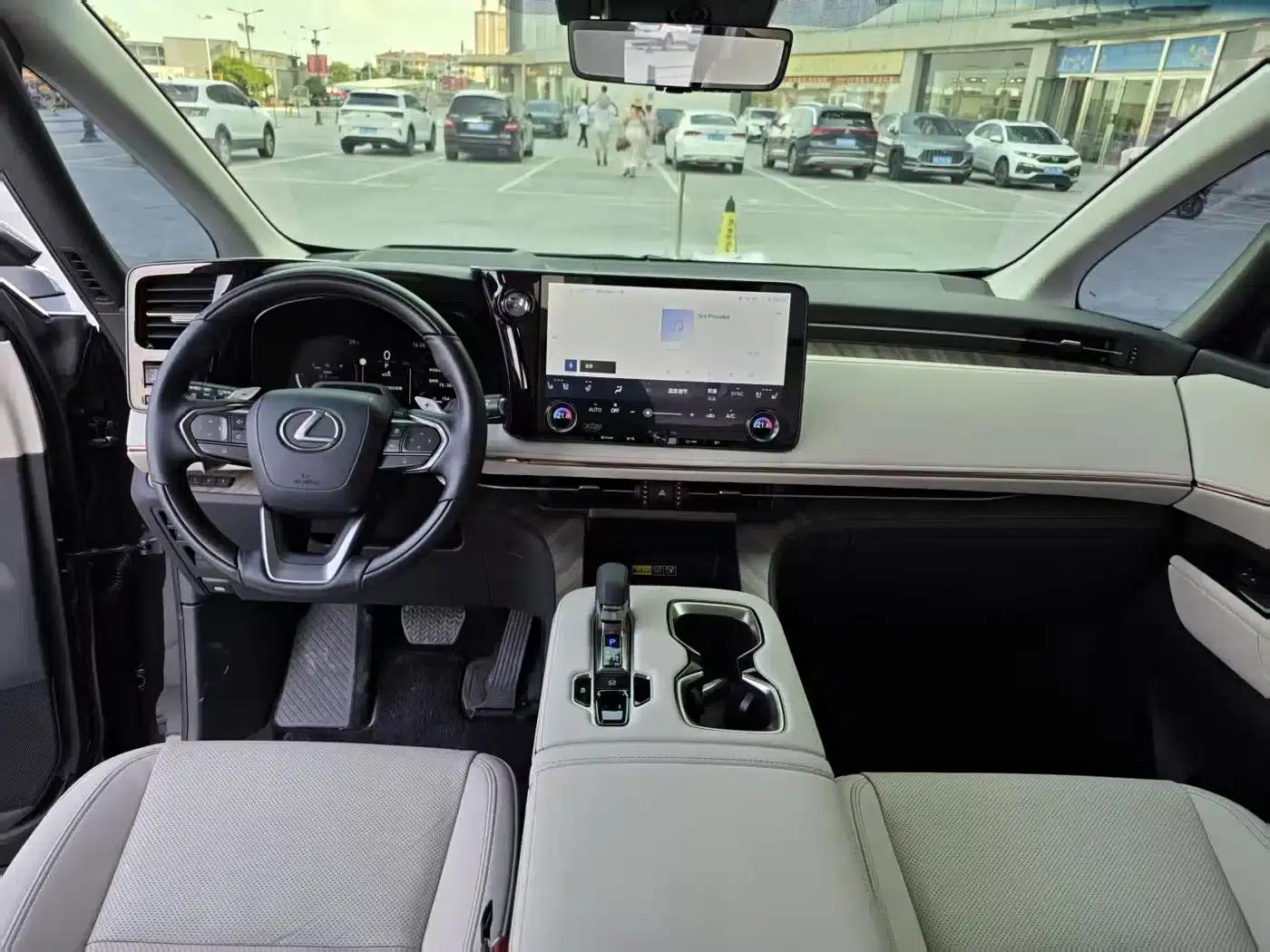 Lexus LM 2025 500h Six-Seat Premium Edition — миниатюра 9