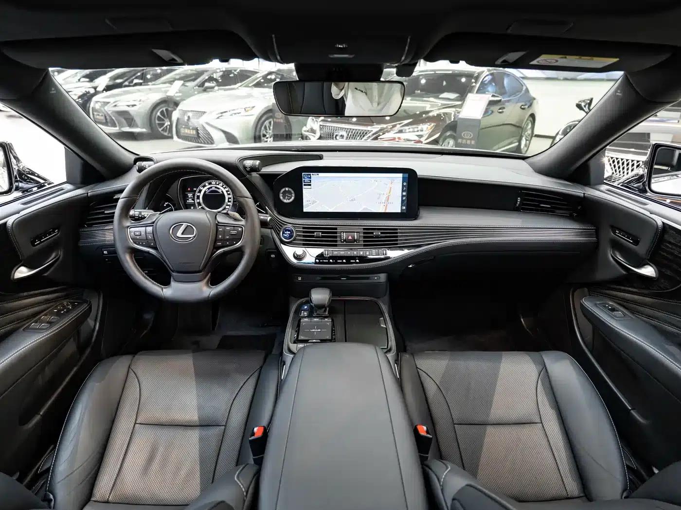Lexus LS 2021 500h Premium Edition — миниатюра 13