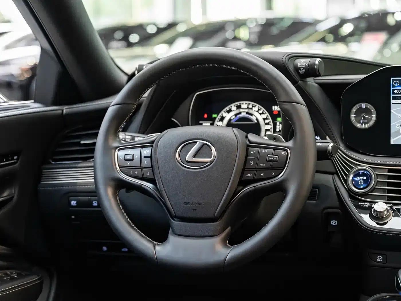 Lexus LS 2021 500h Premium Edition — миниатюра 14