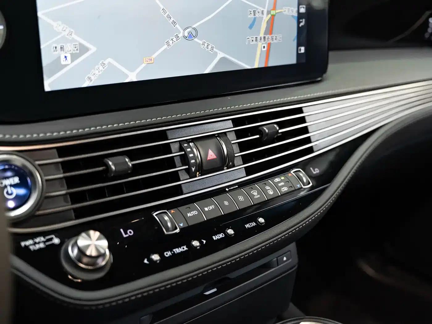 Lexus LS 2021 500h Premium Edition — миниатюра 17