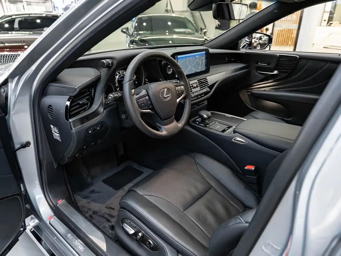 Lexus LS 2021 500h Premium Edition — миниатюра 9