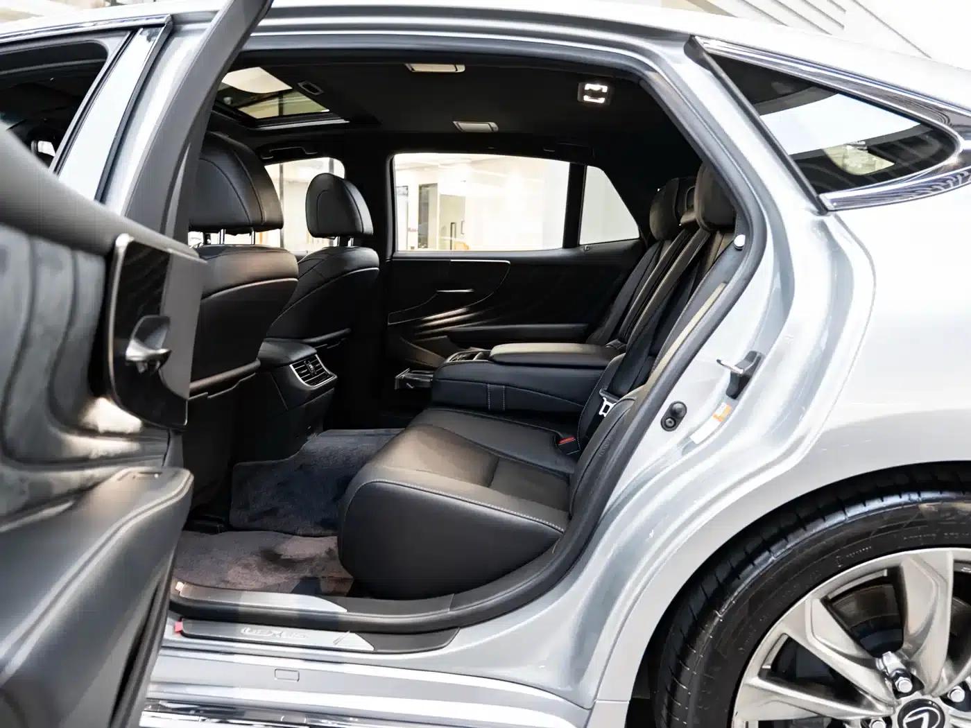 Lexus LS 2021 500h Premium Edition — миниатюра 10