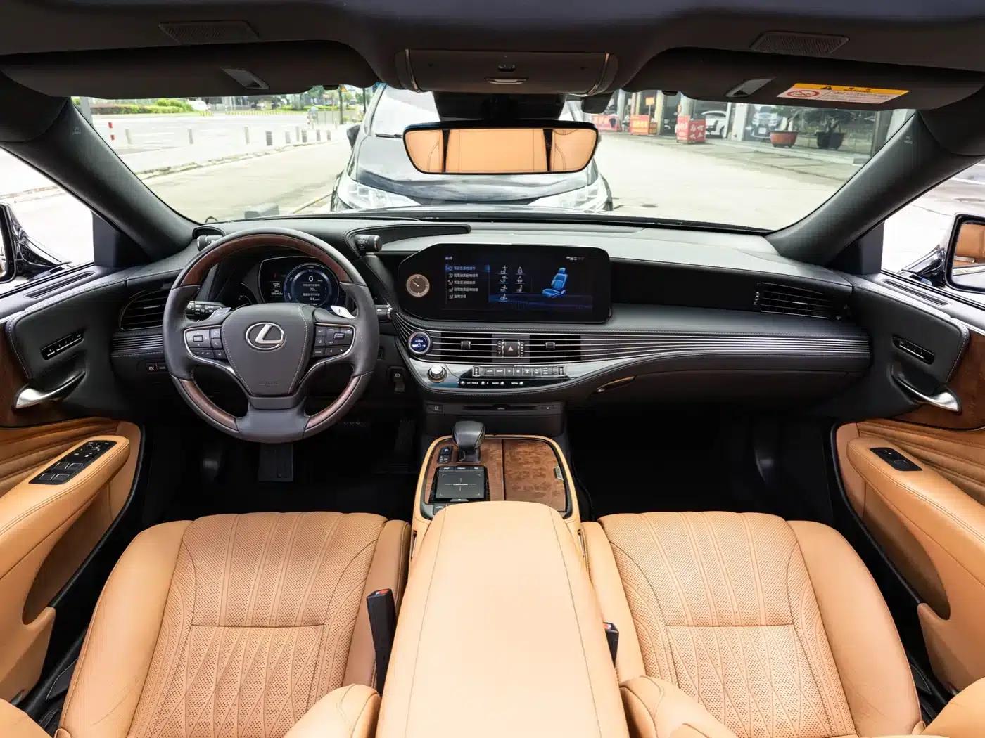 Lexus LS 2021 500h Premium Edition — миниатюра 13