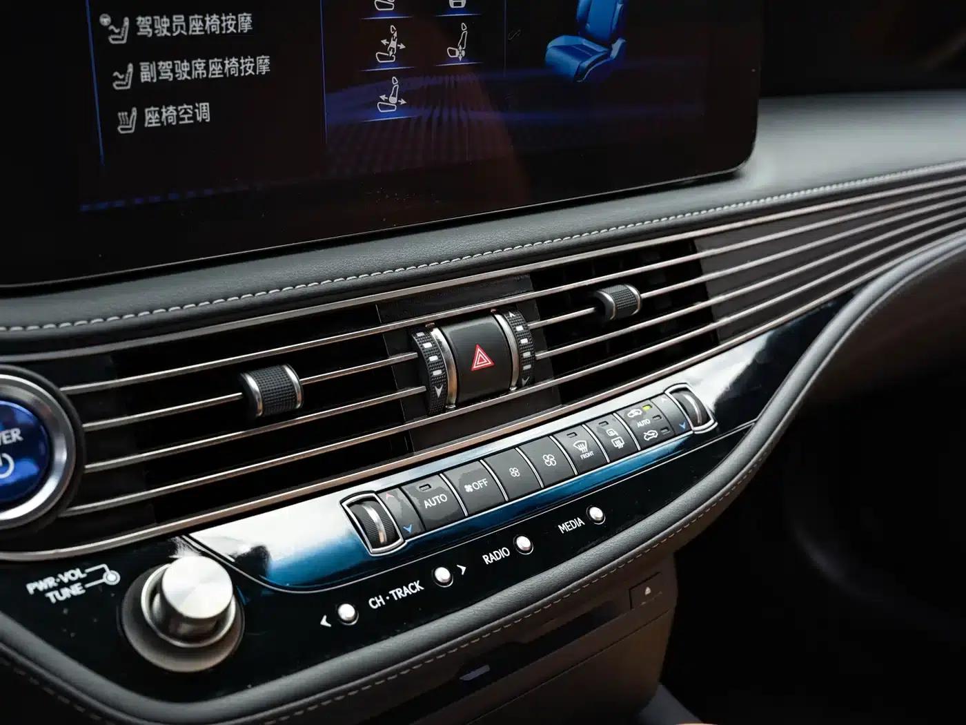 Lexus LS 2021 500h Premium Edition — миниатюра 17