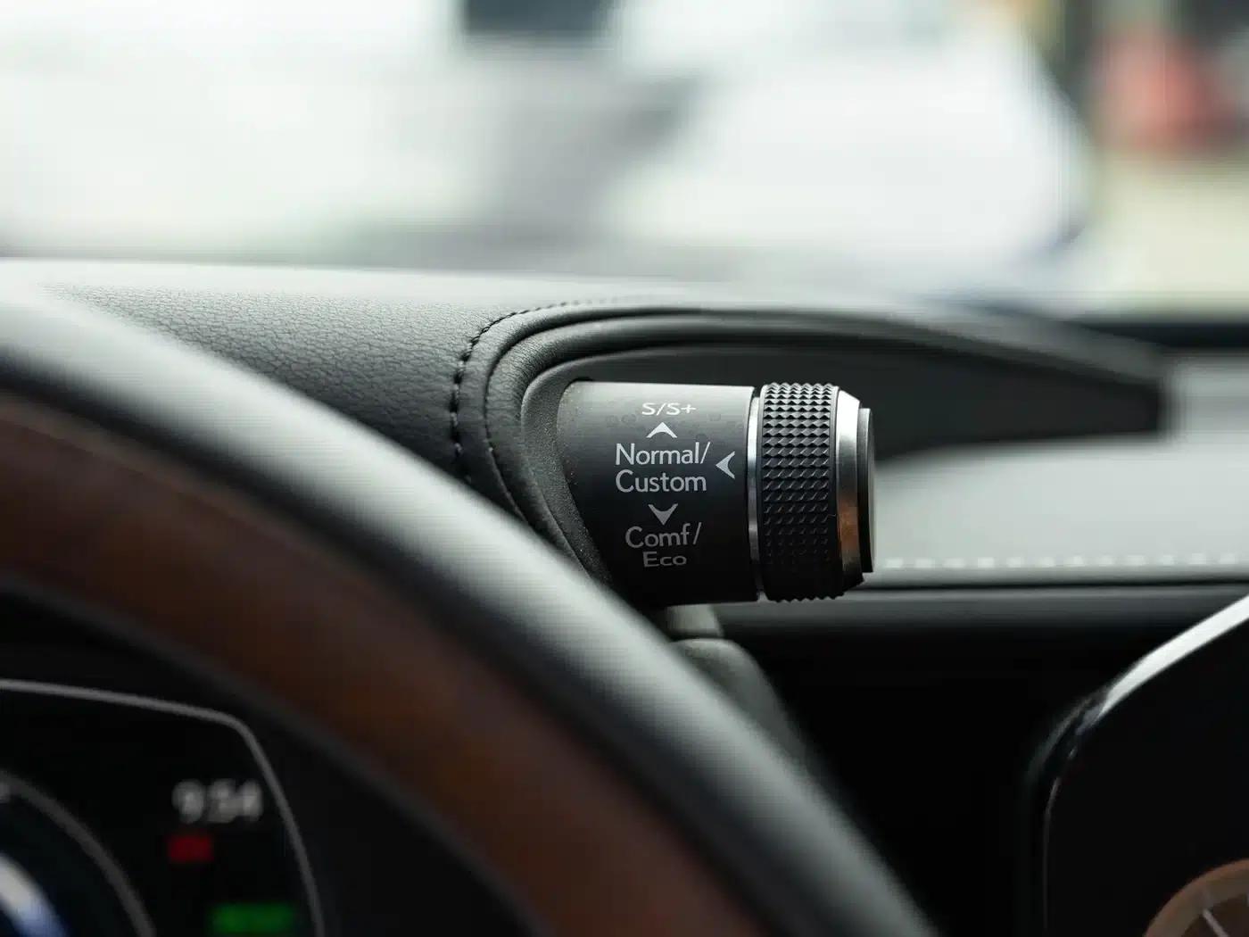 Lexus LS 2021 500h Premium Edition — миниатюра 21