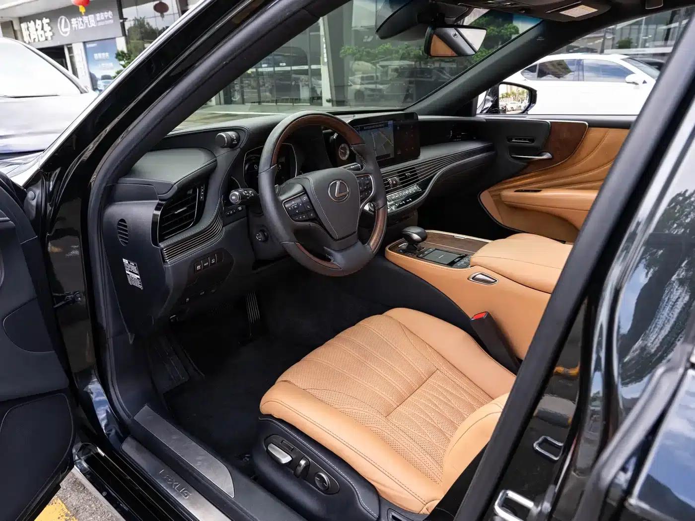 Lexus LS 2021 500h Premium Edition — миниатюра 9
