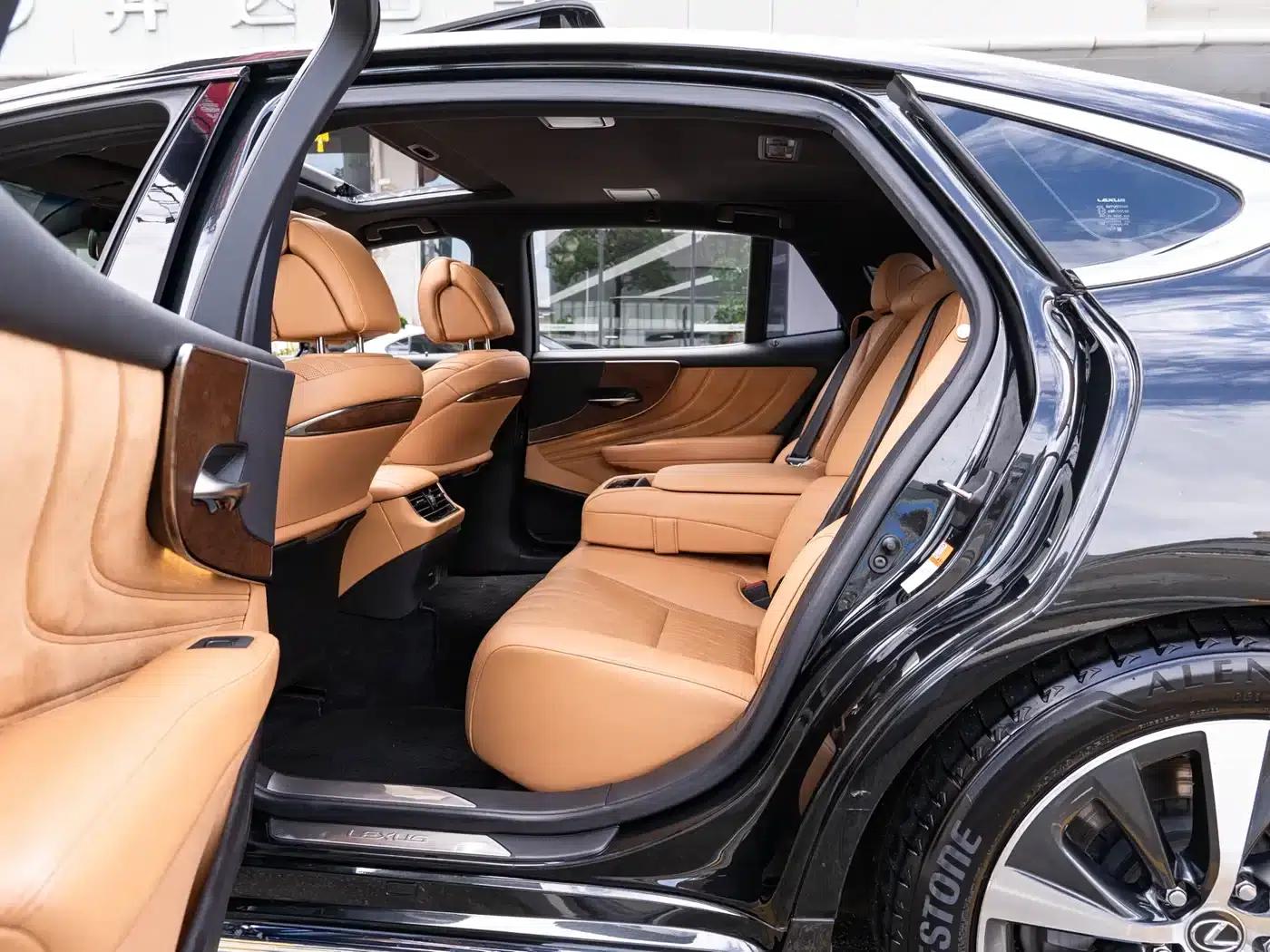 Lexus LS 2021 500h Premium Edition — миниатюра 10