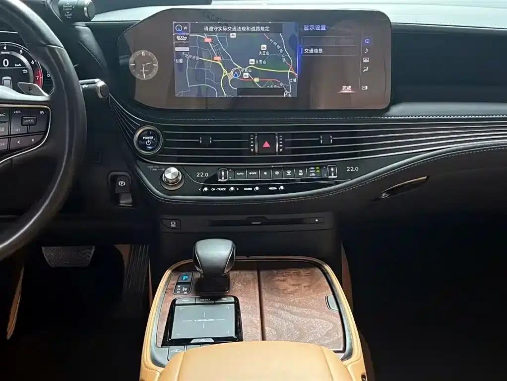 Lexus LS 2021 500h Premium Edition — миниатюра 12