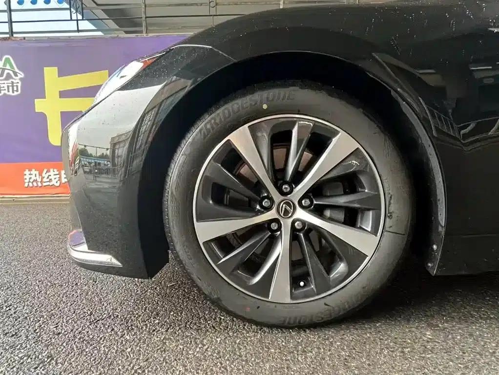 Lexus LS 2021 500h Premium Edition — миниатюра 6
