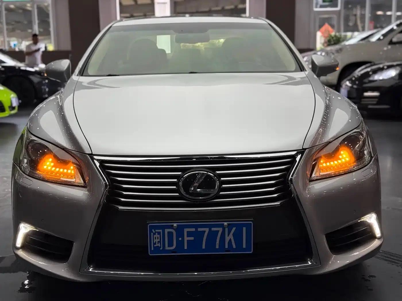 Lexus LS 2013 460L Luxury Edition — миниатюра 1
