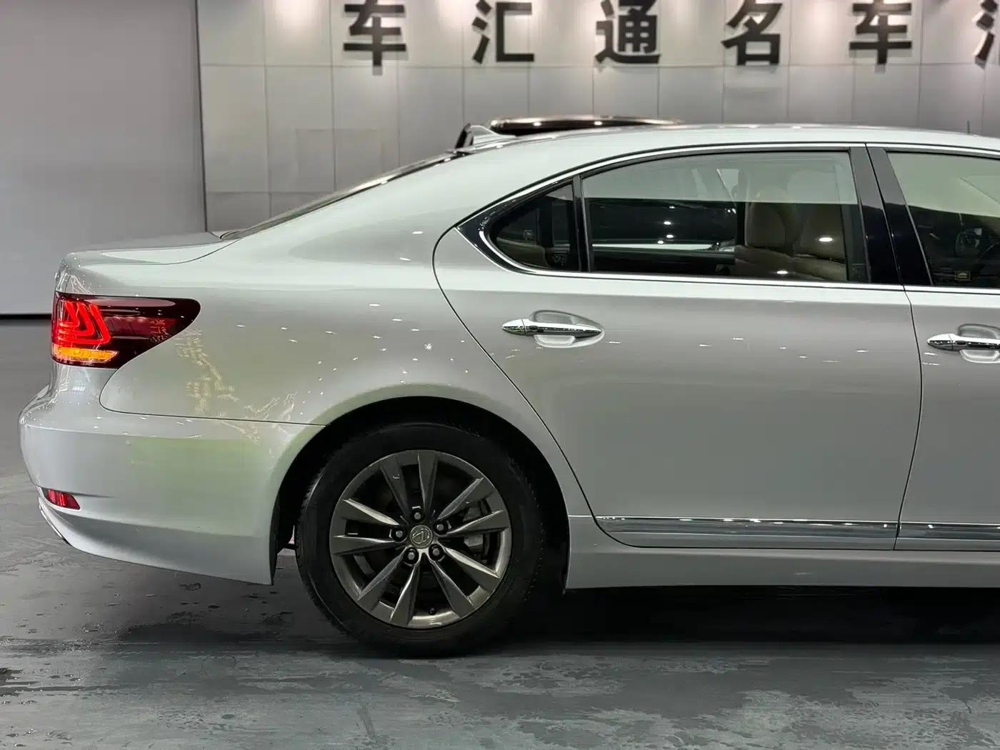 Lexus LS 2013 460L Luxury Edition — миниатюра 6