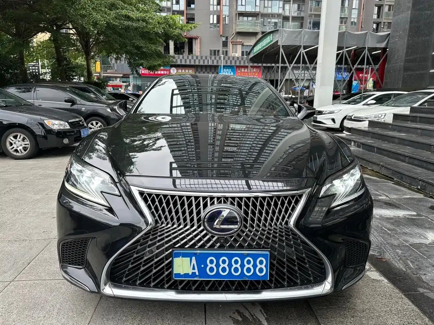 Lexus LS 2018 500h Executive Edition (China V emission standard) — миниатюра 2