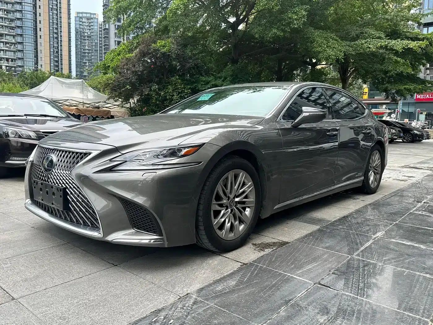 Lexus LS 2018 500h Luxury Edition (China V emission standard) — миниатюра 1