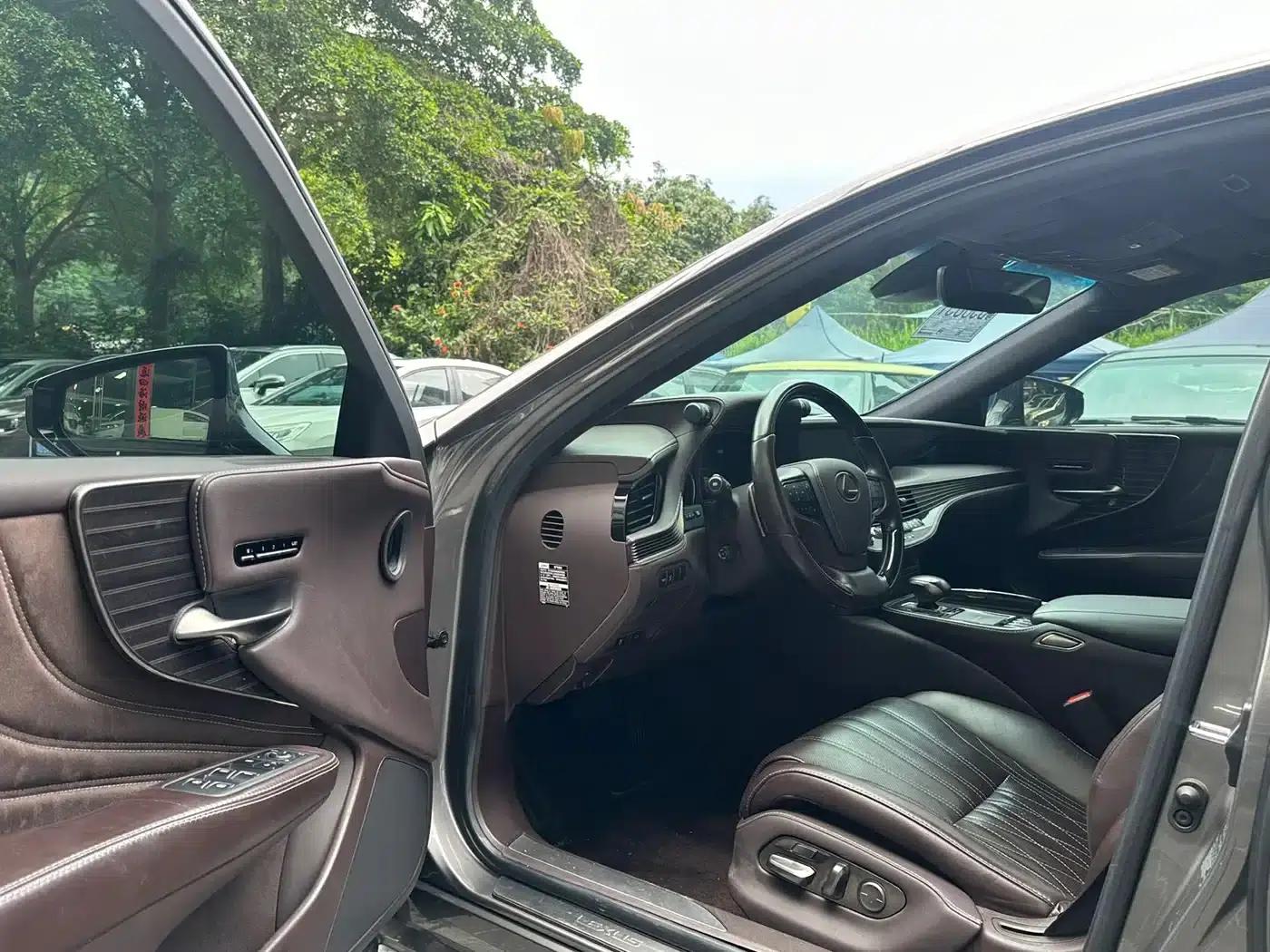Lexus LS 2018 500h Luxury Edition (China V emission standard) — миниатюра 4