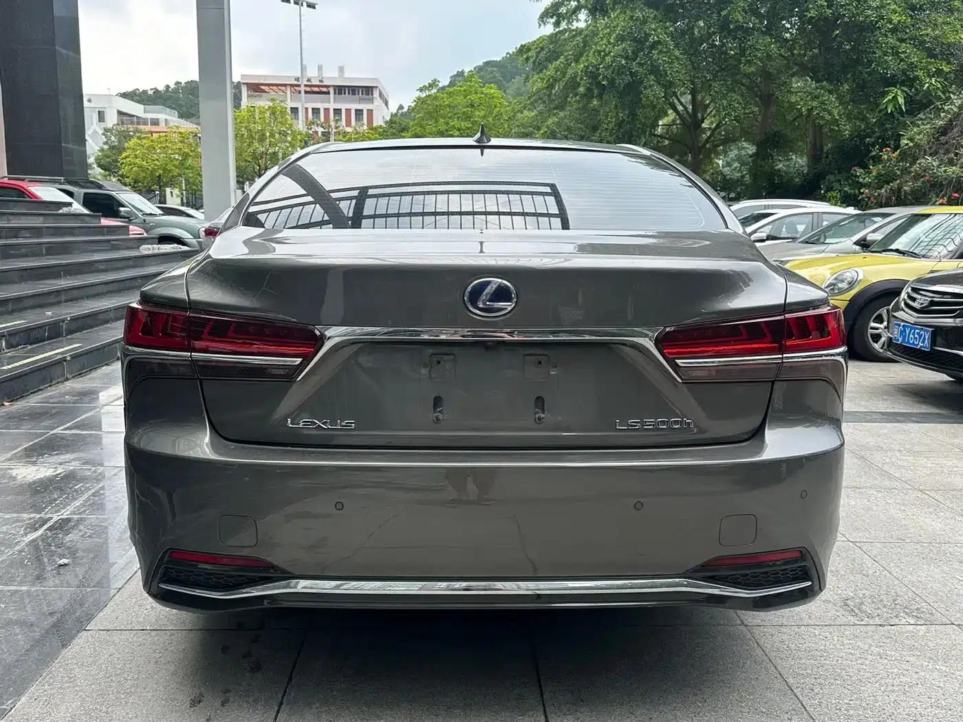 Lexus LS 2018 500h Luxury Edition (China V emission standard) — миниатюра 8