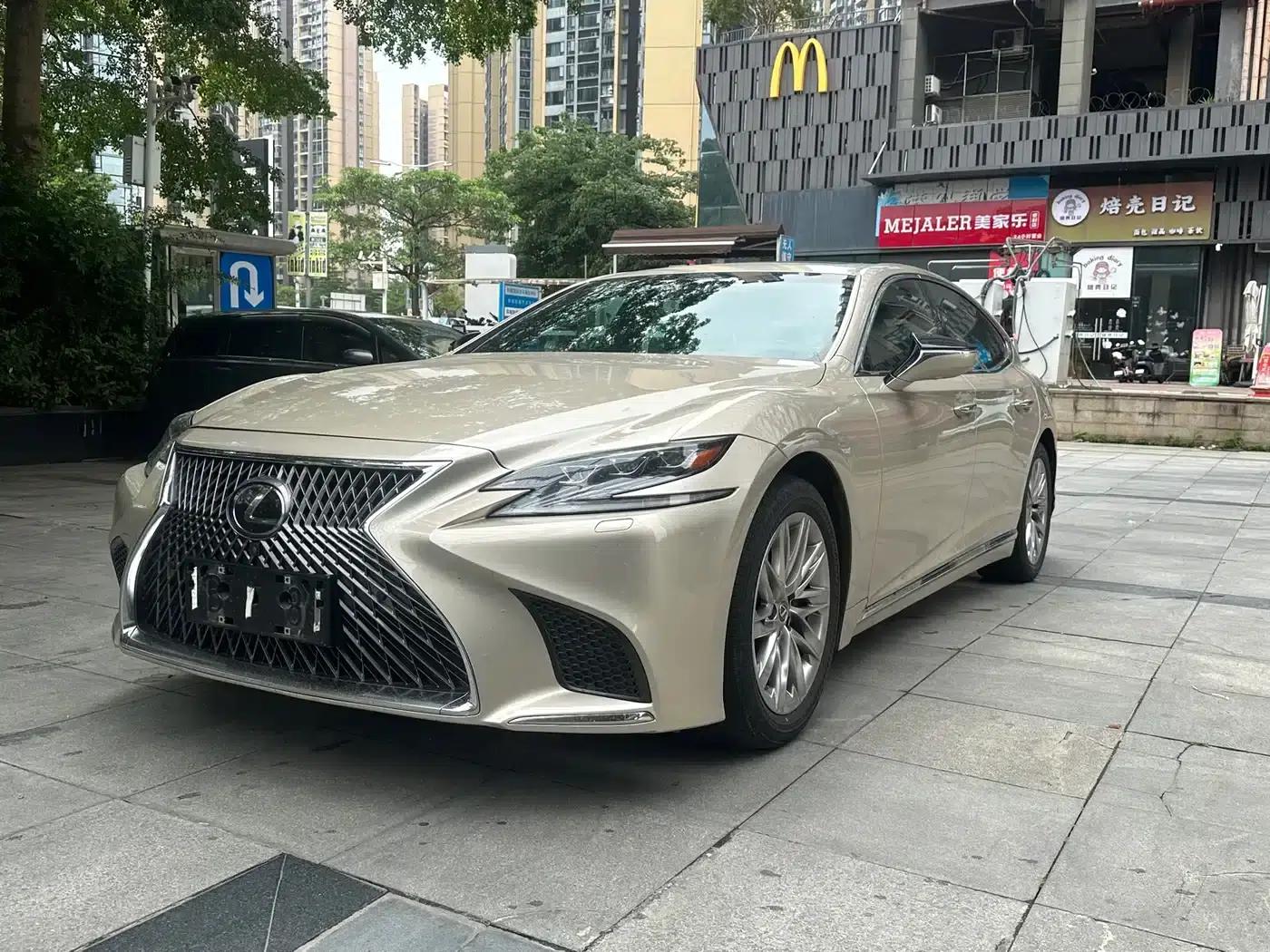 Lexus LS 2018 350 Luxury Edition (China V emission standard) — миниатюра 1
